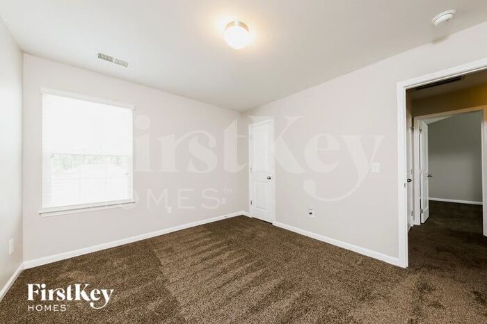 Building Photo - 1556 Kilstrom St