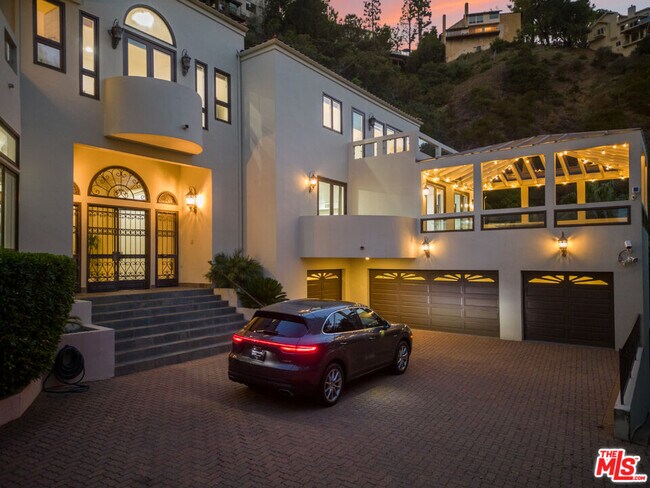 Building Photo - 11037 Anzio Rd