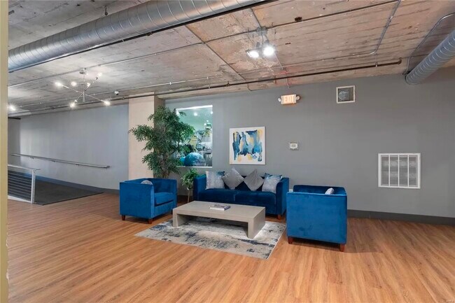 Building Photo - 4100 Forest Park Ave