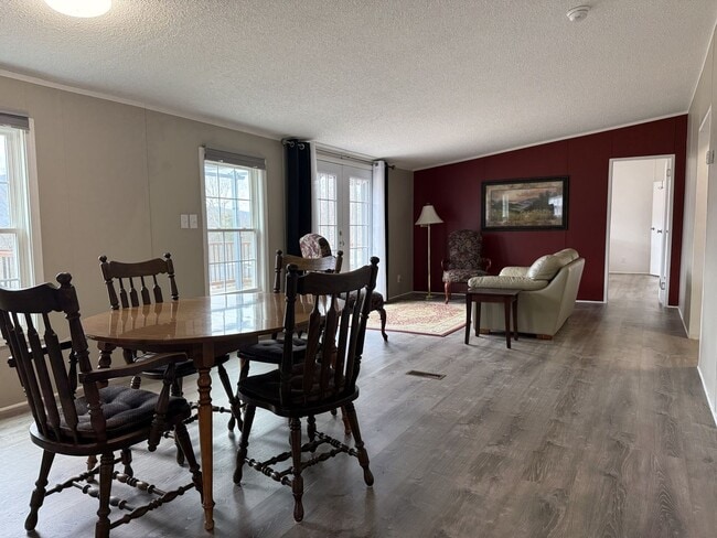Building Photo - Furnished 3BD/2BA home in Black Mountain available now!