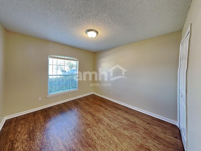 Building Photo - 2508 Westchester Ct