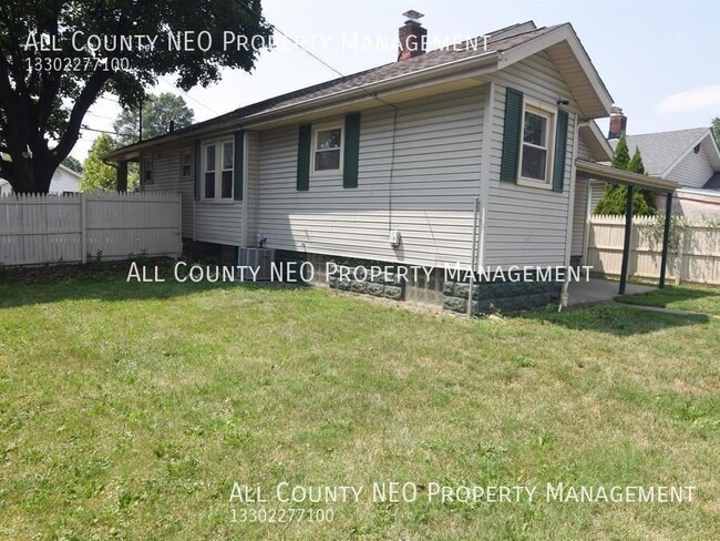 Building Photo - 643 E Archwood Ave