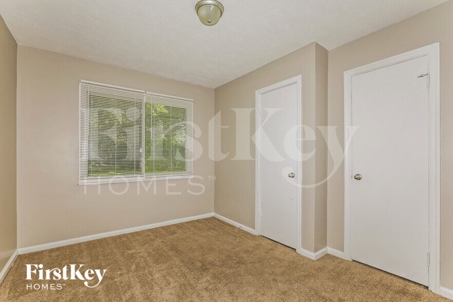 Building Photo - 2825 Kessler Blvd Dr