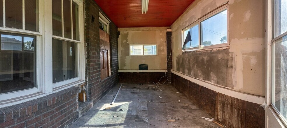 Building Photo - 541 N 27th St