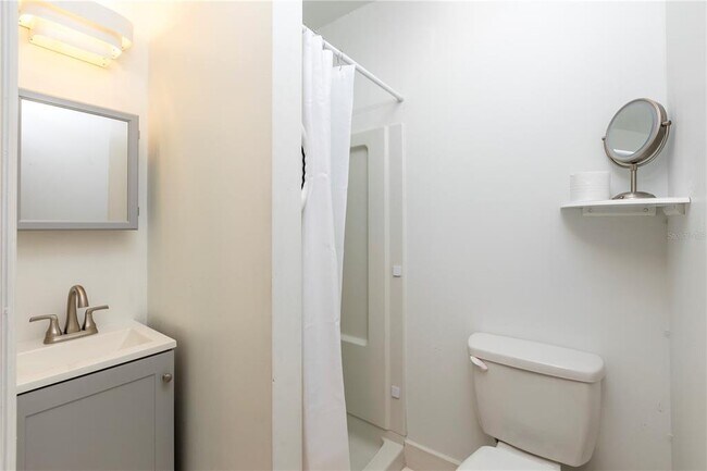 Building Photo - 310 NW 8th St