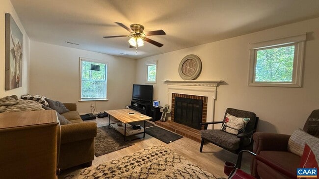 Building Photo - 3190 Saddlebrook Ln