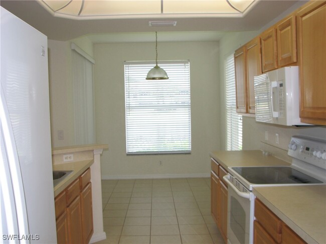 Building Photo - 9648 Hemingway Ln