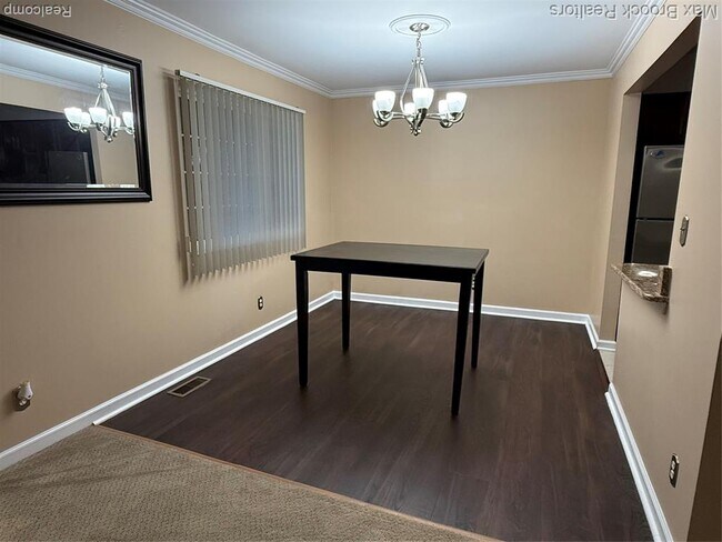 Building Photo - 6109 Orchard Lake Rd