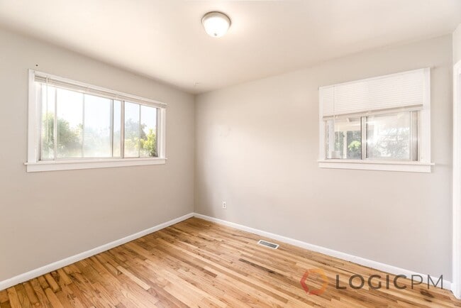 Building Photo - Gorgeous Home in Great Location!