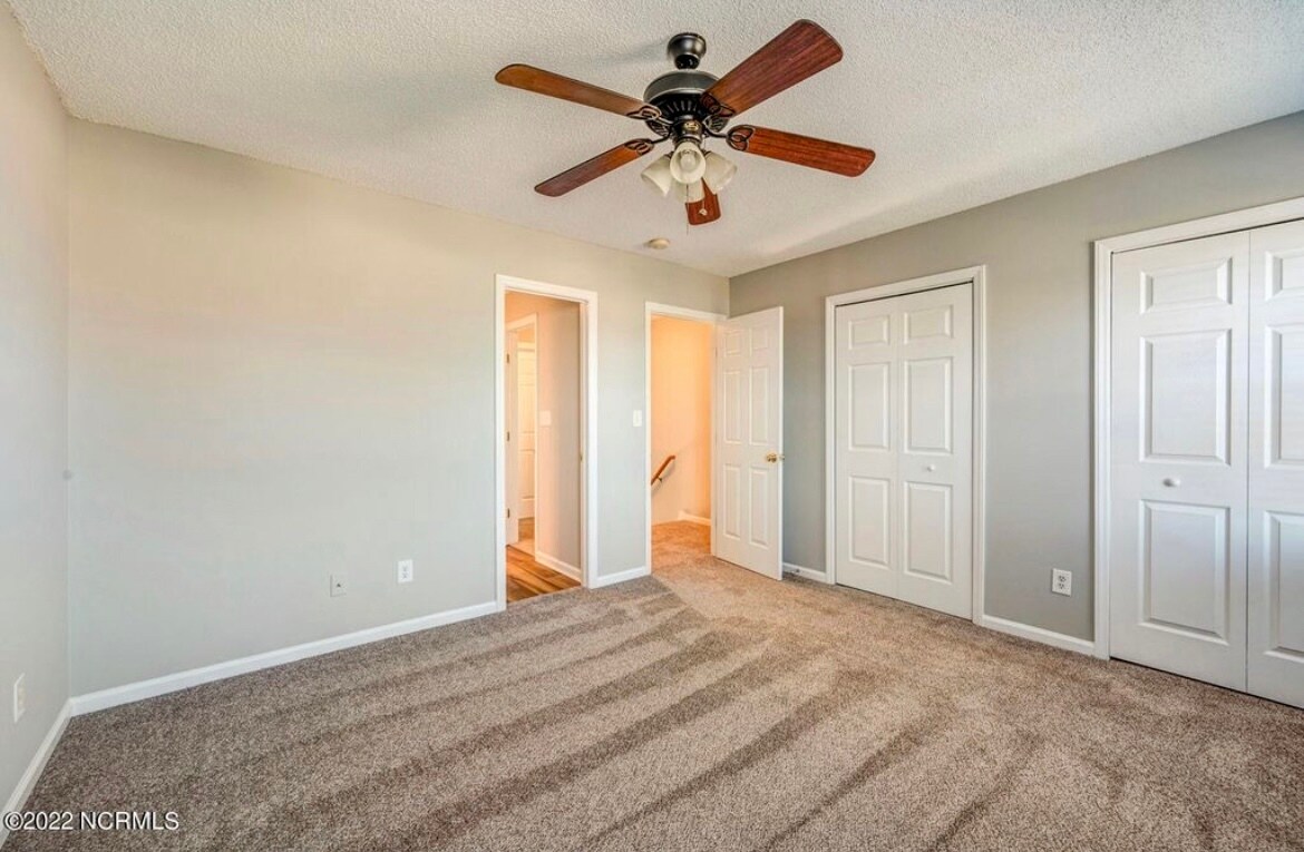 Building Photo - 2375 Vineyard Dr