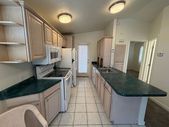 Building Photo - Cozy 1 Bed 1 Bath, 55+ Community