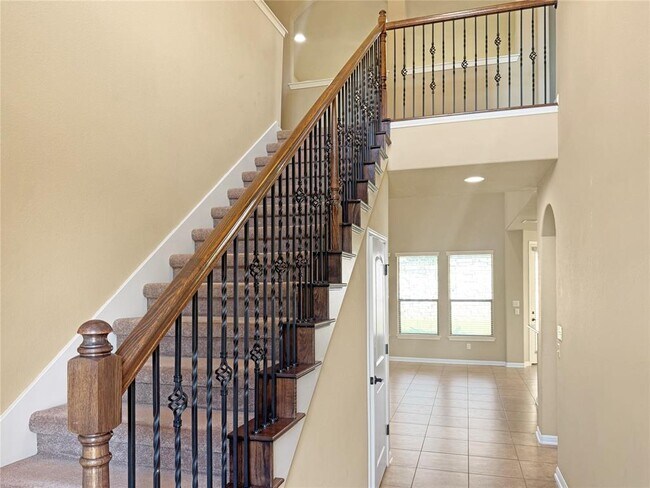 Building Photo - 14312 Senia Bend