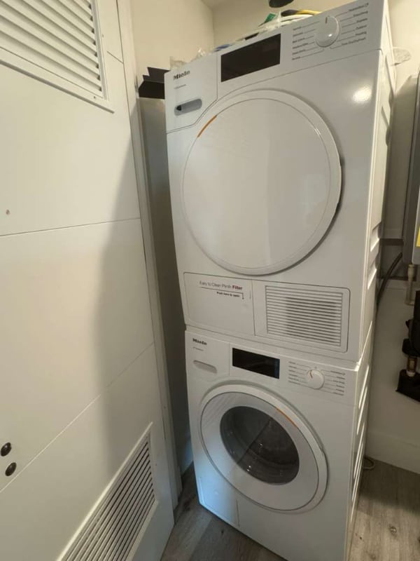 Building Photo - 5923 Laurel Canyon Blvd