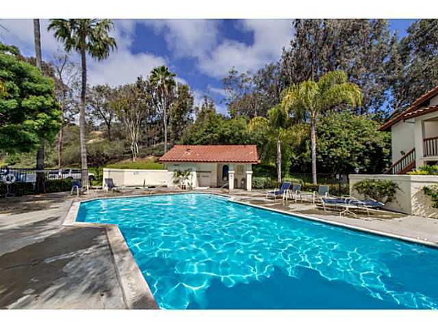 Building Photo - 1-bedroom condo with loft, top floor unit in La Jolla Colony/UTC