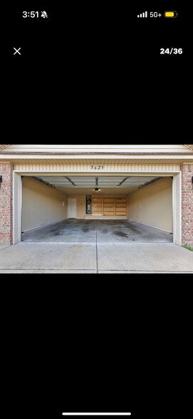 Building Photo - 5625 Pin Oak Ln