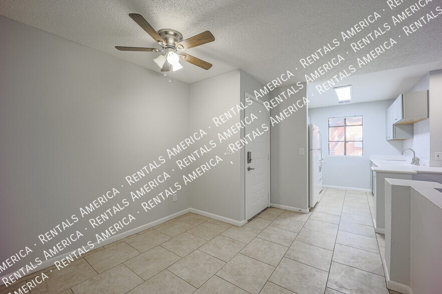 Building Photo - 747 S Ext Rd