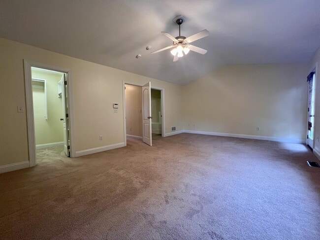 Building Photo - 304 Villa View Dr