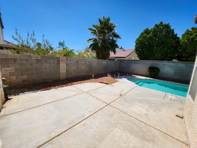 Building Photo - 137 Windy Creek Ave