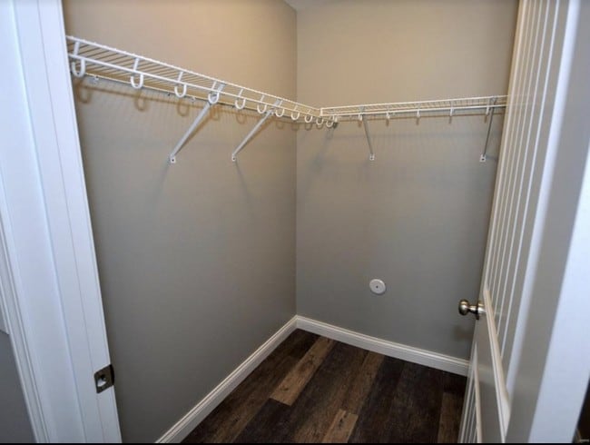 Building Photo - 252 Seminole St