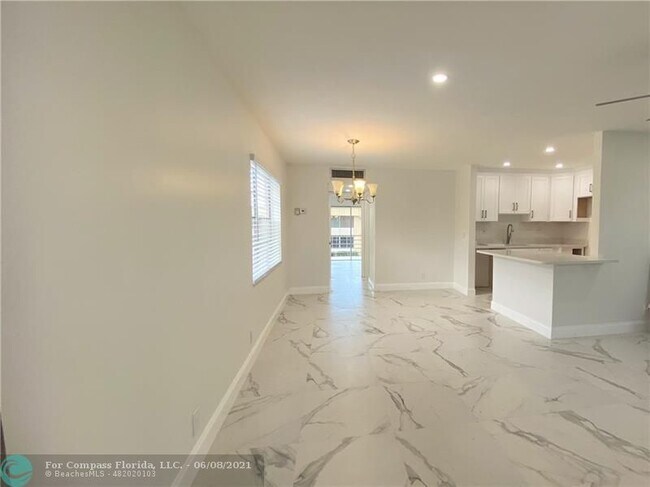 Building Photo - 954 Normandy Trail