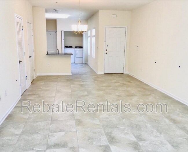 Building Photo - 732 Servia Dr
