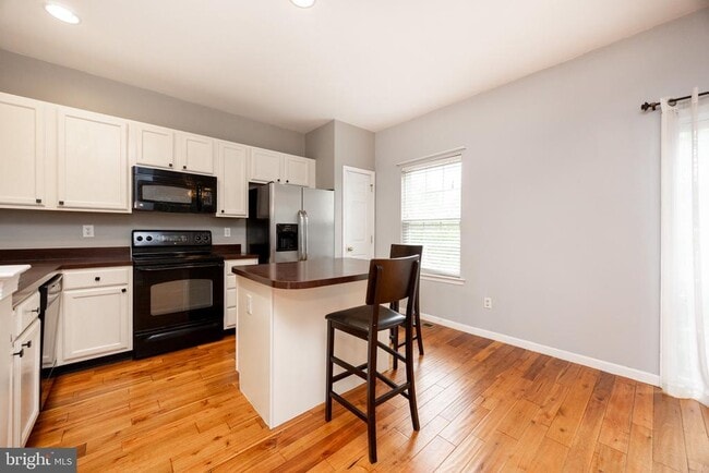 Building Photo - 2717 Fynamore Ln