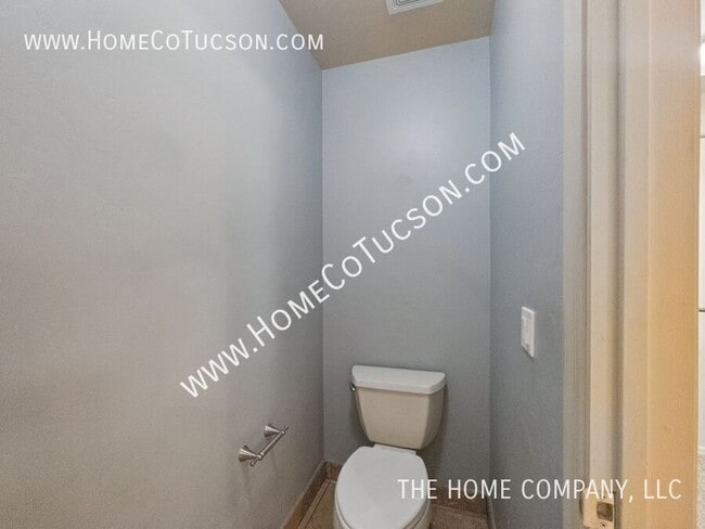 Building Photo - 5749 E Bellow Ln
