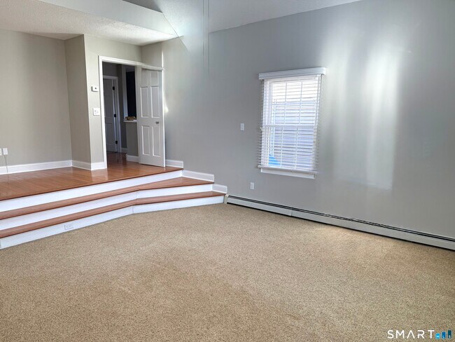 Building Photo - 94 Waldron Dr