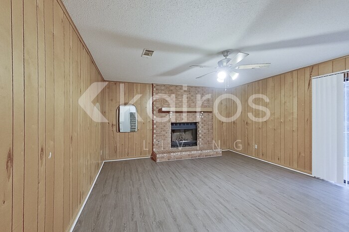 Building Photo - 5721 Old Hickory Rd