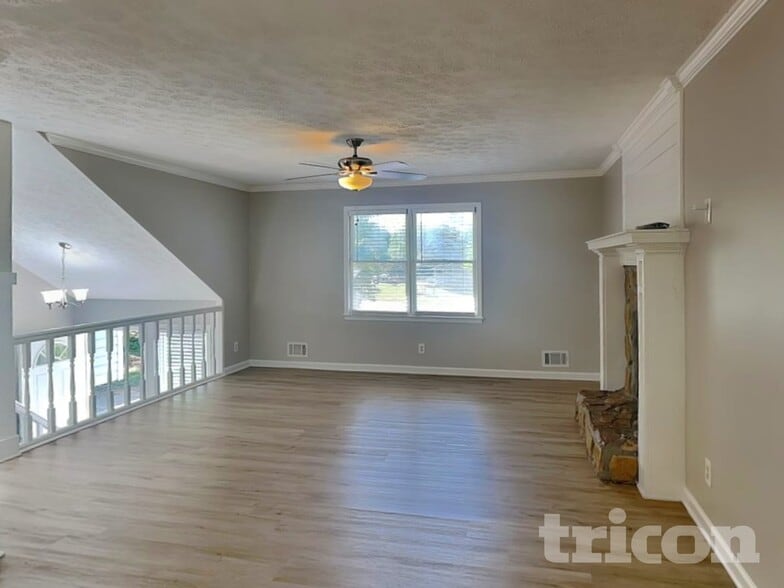 Building Photo - 2590 Mountain Brook Rd