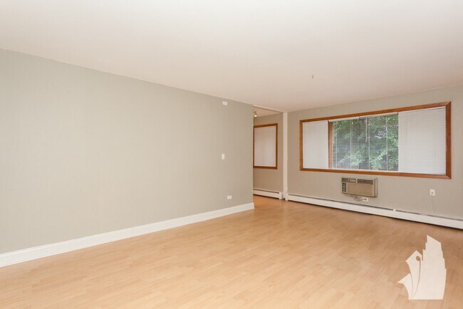 Building Photo - 426 W Barry Ave