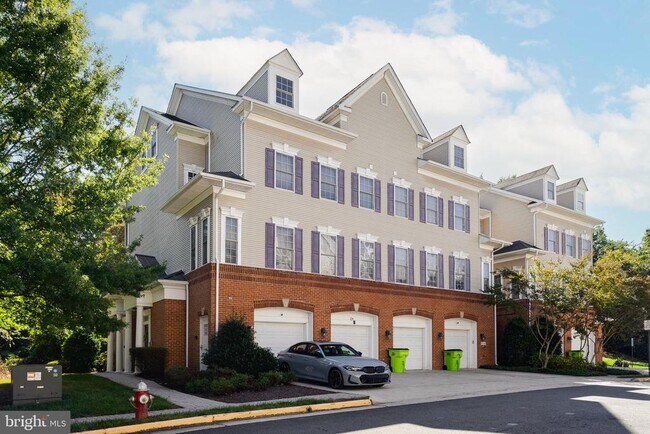 Building Photo - 8975 Harrover Pl