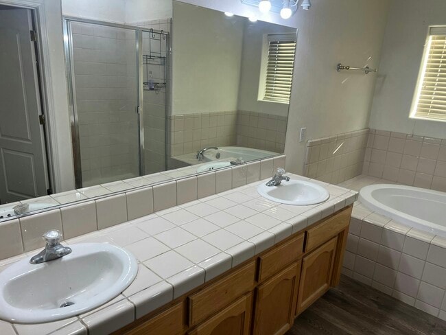 Building Photo - 437 Rian Noelle Ct