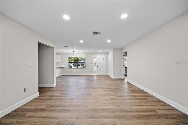 Building Photo - 21224 Quesada Ave