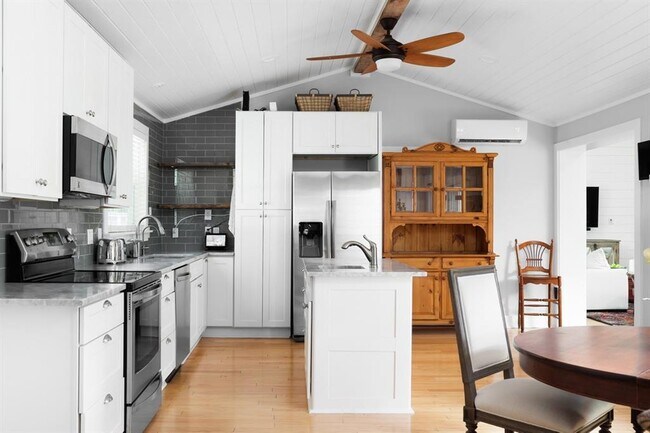 Building Photo - 16429 Red Wagon Ln