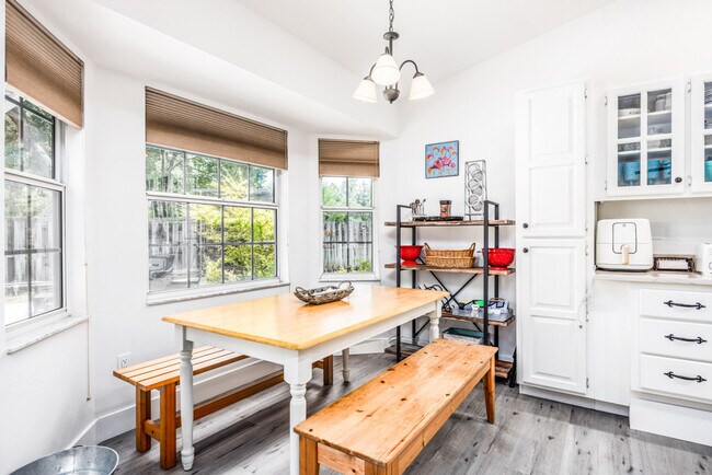 Building Photo - 4726 NW 27 Pl