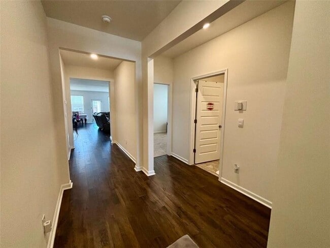 Building Photo - 95 Condor Ct