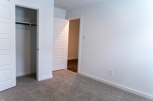Building Photo - 1123 Sommerville Dr