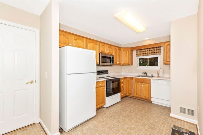 Building Photo - Wildwood Park Rental