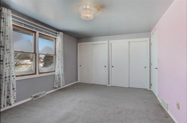 Building Photo - 2165/2167 Allouez Ave