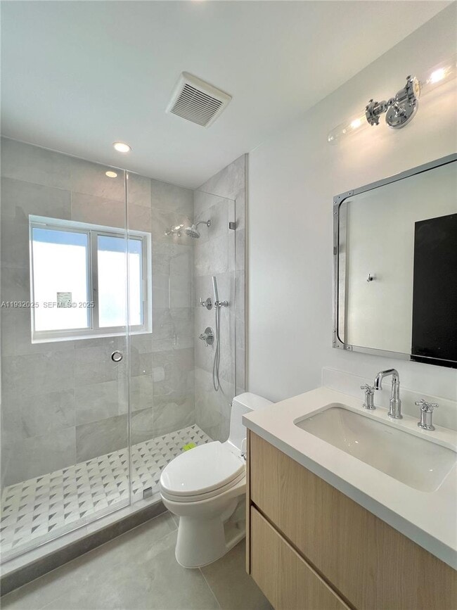 Building Photo - 6815 Edgewater Dr