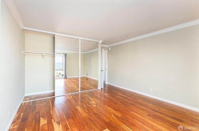 Building Photo - 646 Corbett Ave