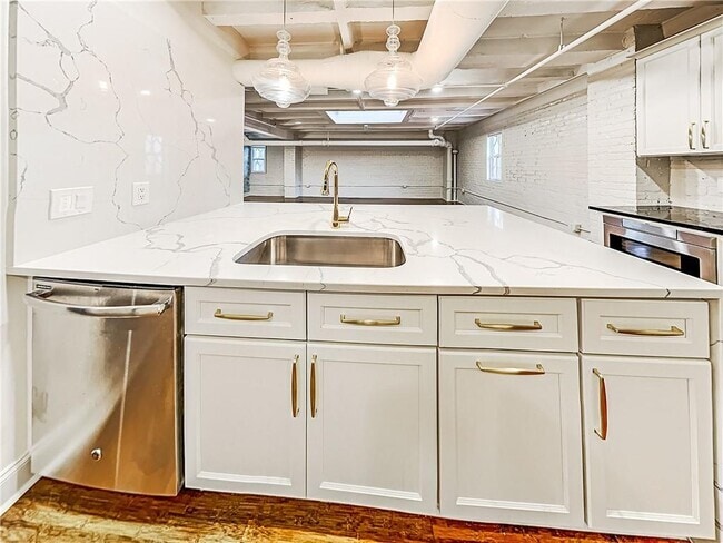 Building Photo - 32 Peachtree St NW