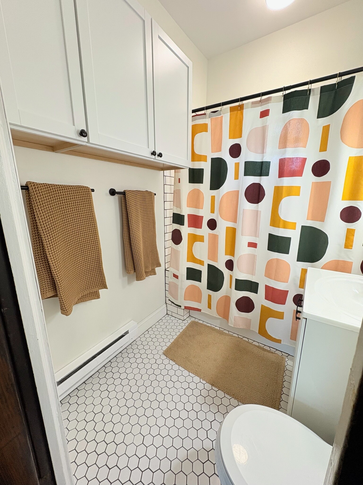 Bathroom - 2900 NE Tyler St