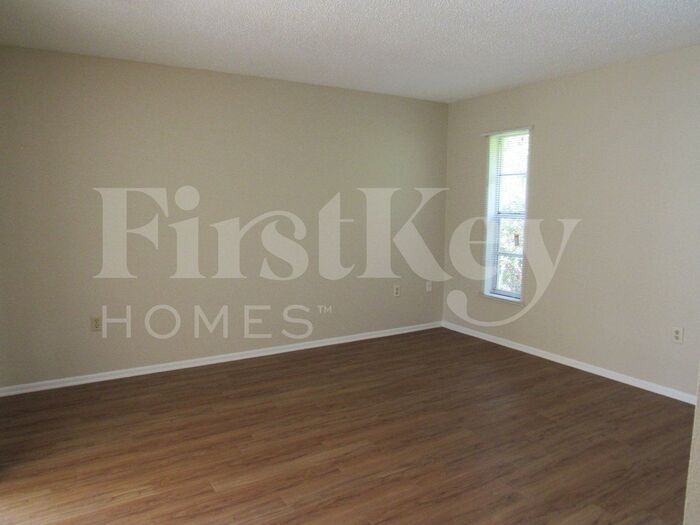 Building Photo - 4075 Dotham St