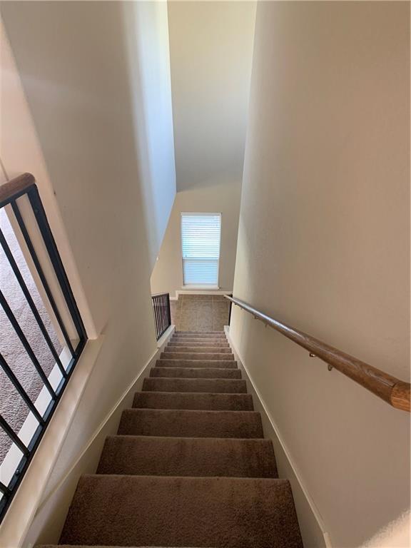 Building Photo - 2312 Nestlewood Dr