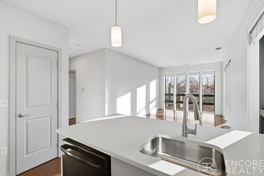 Building Photo - 40A Marion St