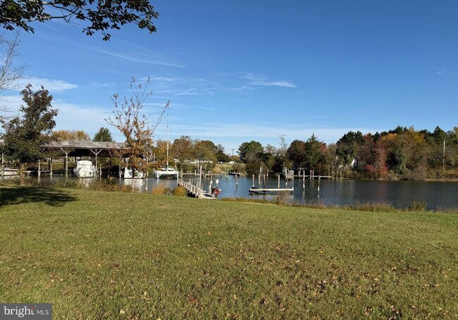 Building Photo - 48600 Deep Cove Ln