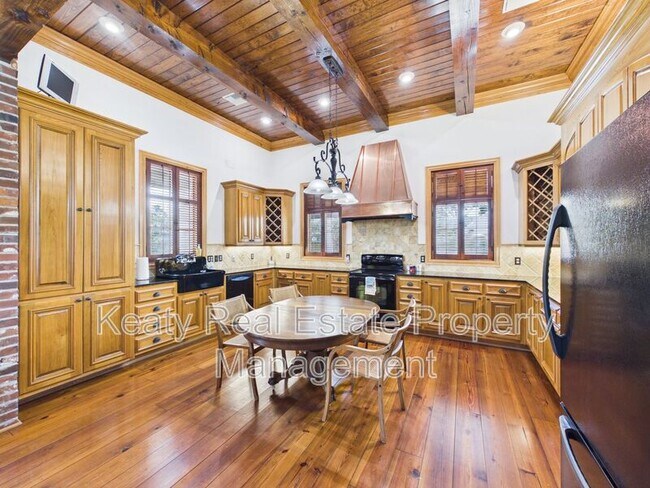 Building Photo - 104 Studio Ct