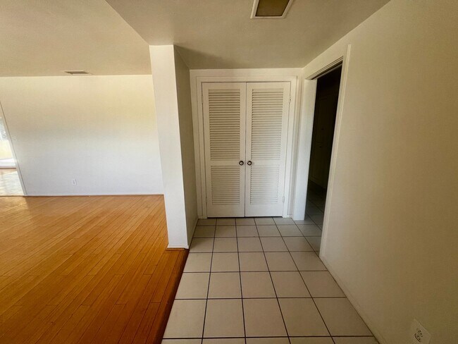 Building Photo - 56769 Joshua Dr